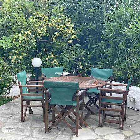 Agistri By The Sea بيت للعطل